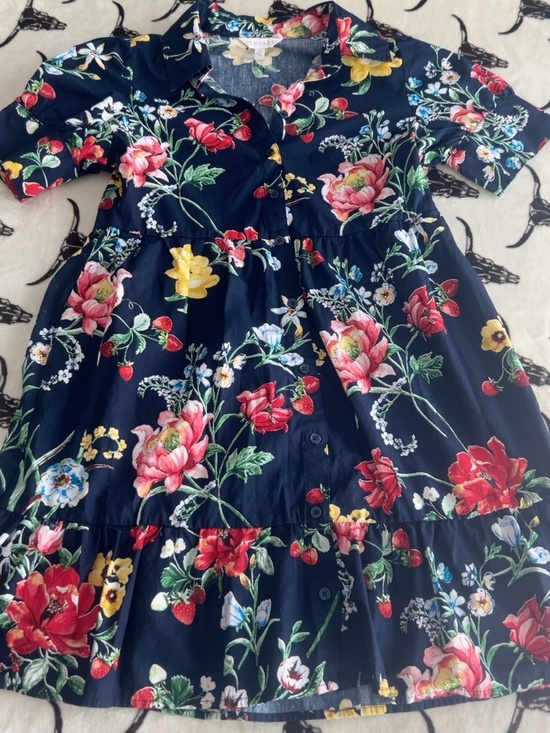 crown & ivy Dresses & Skirts - Crown & Ivy Strawberry Floral Navy Tiered Shirt Dress Size S